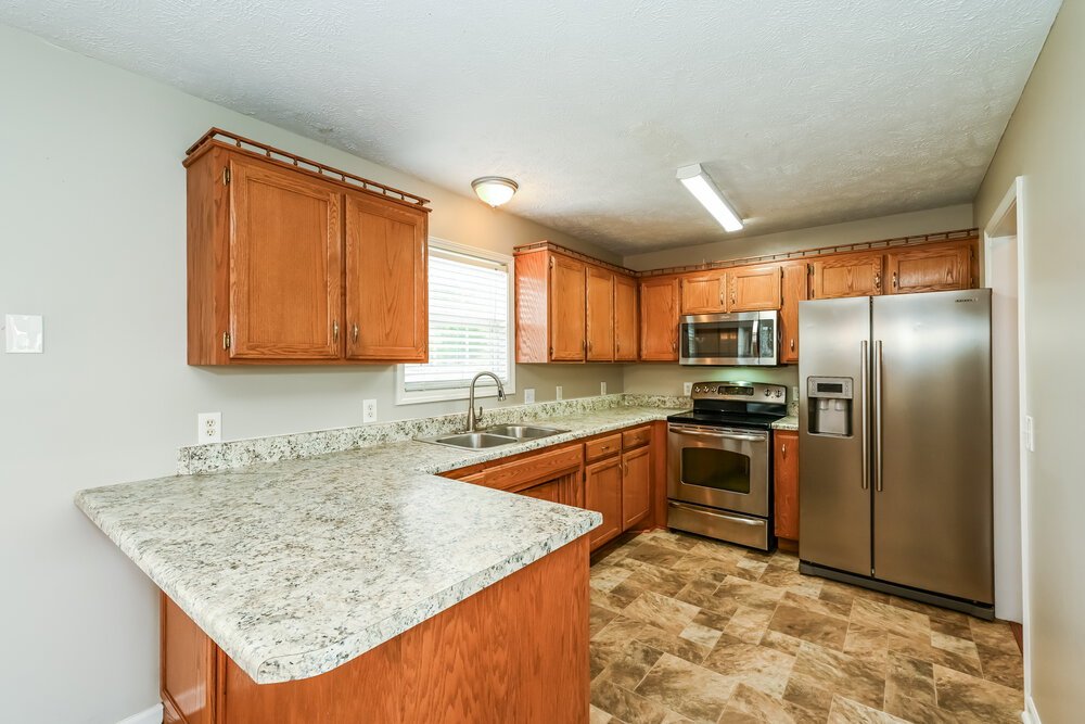 3-Bed Rental on 1422 Huddersfield Dr photo 8