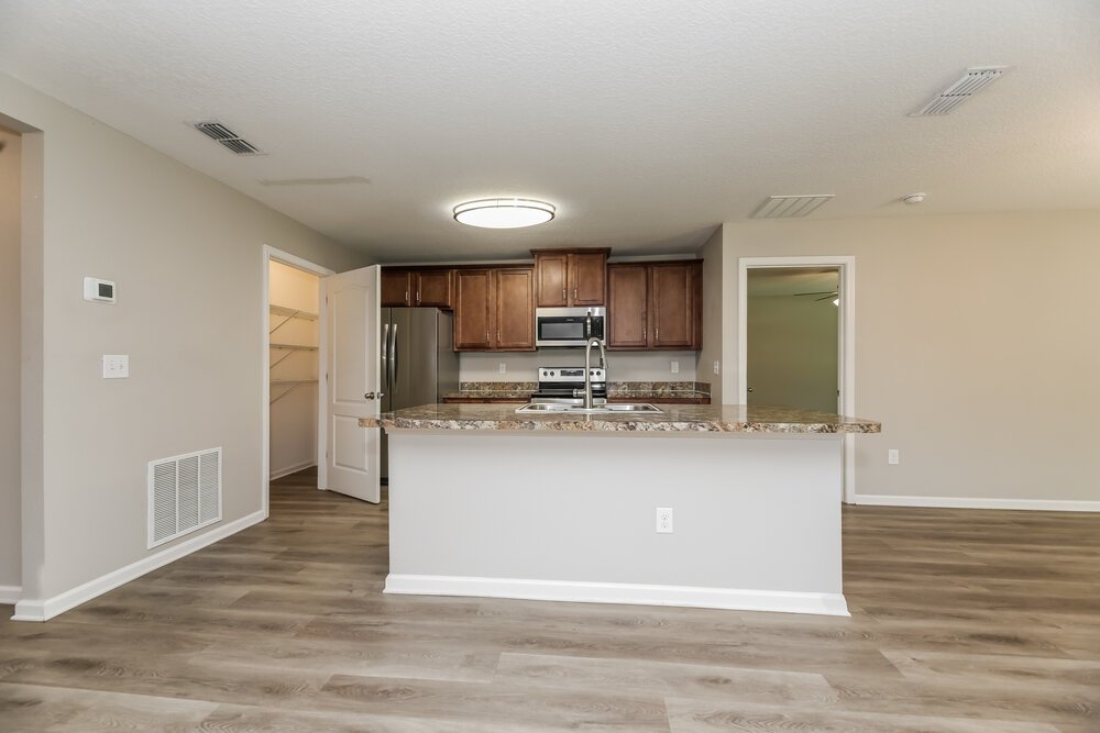 3-Bed Rental on 12331 Glimmer Way photo 8