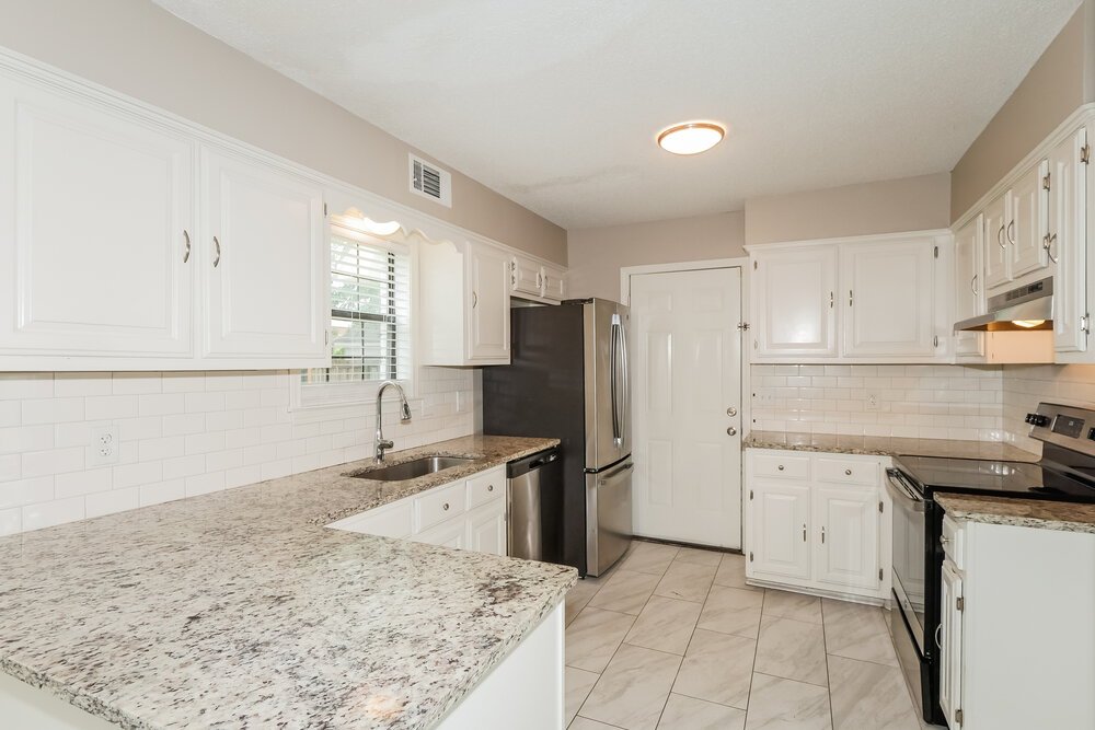 3-Bed Rental on 7733 Deerfield Trce photo 8