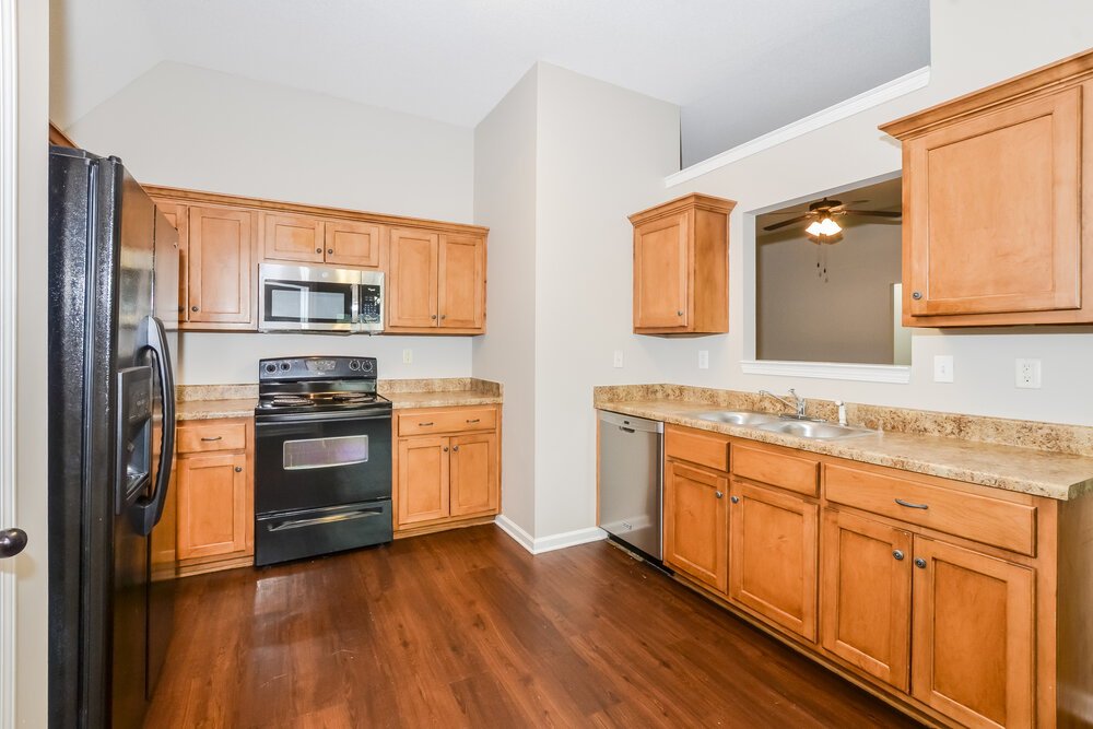 4-Bed Rental on 7916 Ridgedale Dr photo 8