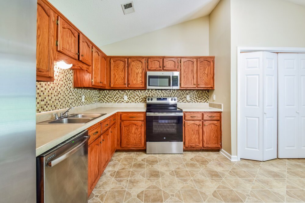 3-Bed Rental on 8035 Park Pike photo 8
