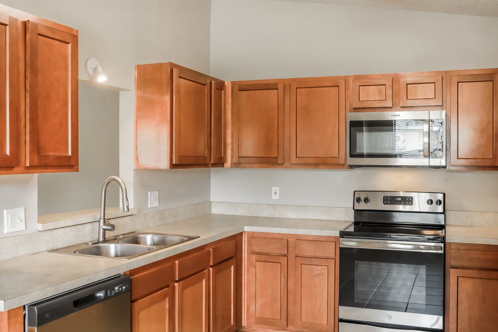 3-Bed Rental on 805 Elmwood St photo 8