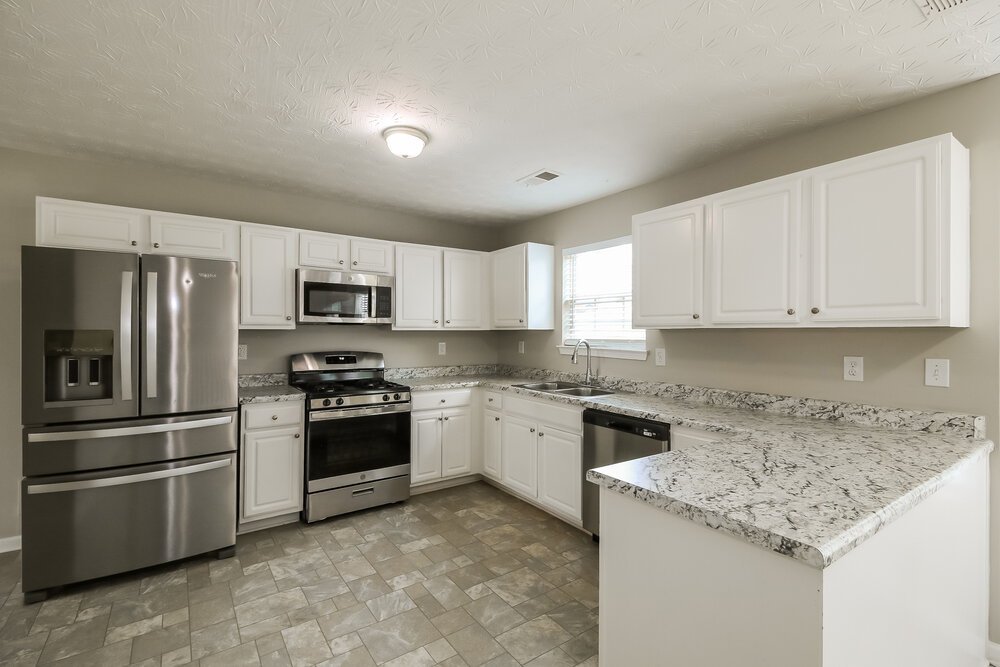 4-Bed Rental on 80 Greenway Dr photo 8