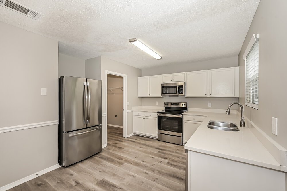 4-Bed Rental on 807 General Barksdale photo 8