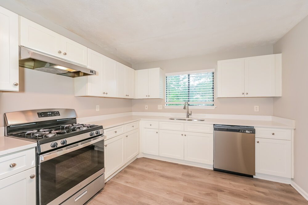 4-Bed Rental on 3824 Princess Ct photo 8