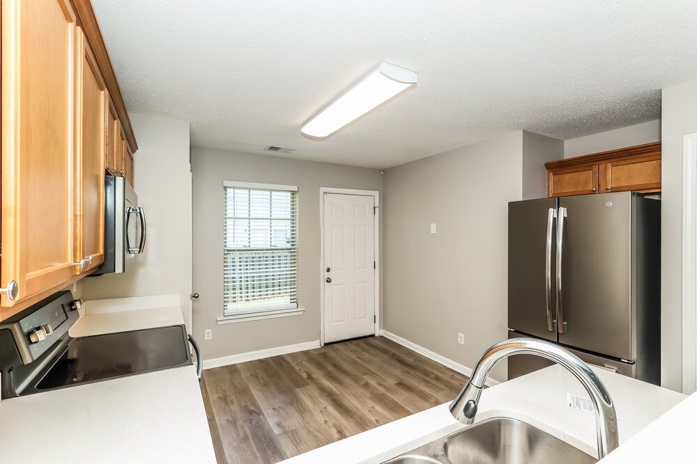 3-Bed Rental on 214 Ben Ln photo 8