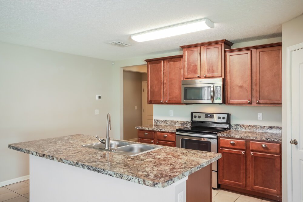 4-Bed Rental on 3251 Canyon Falls photo 8