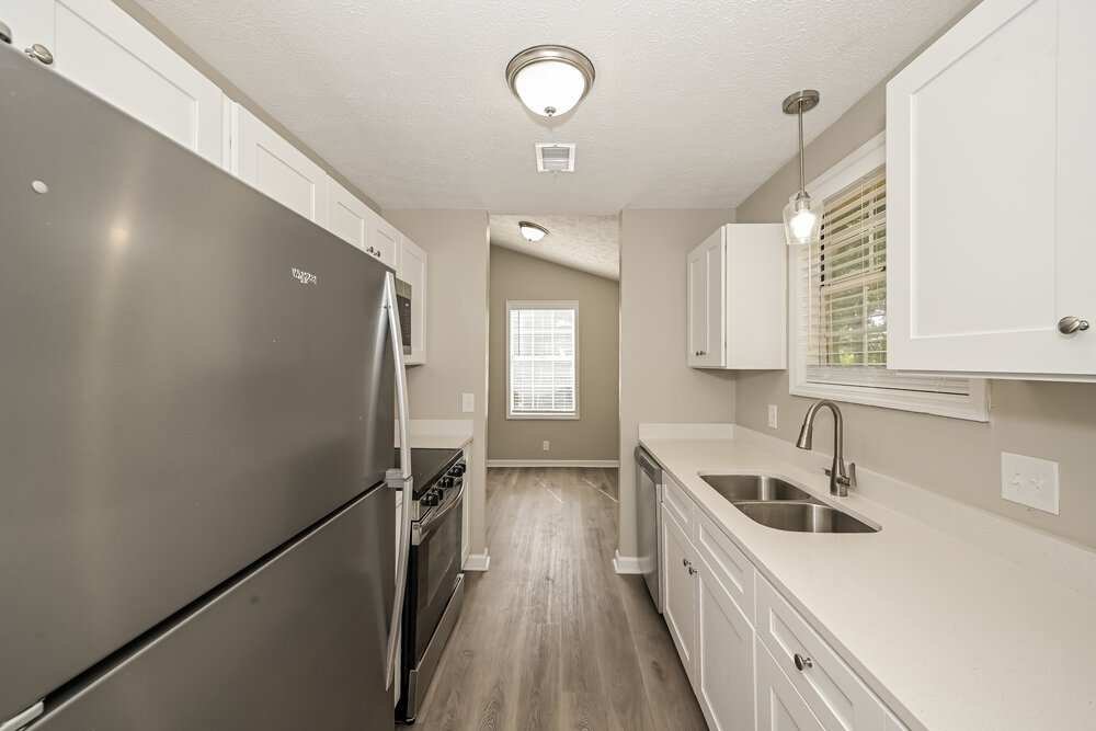 3-Bed Rental on 1204 Cedarhill Dr photo 8