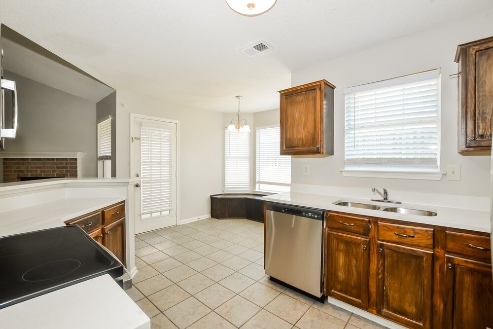 3-Bed Rental on 6963 Naples Dr photo 8