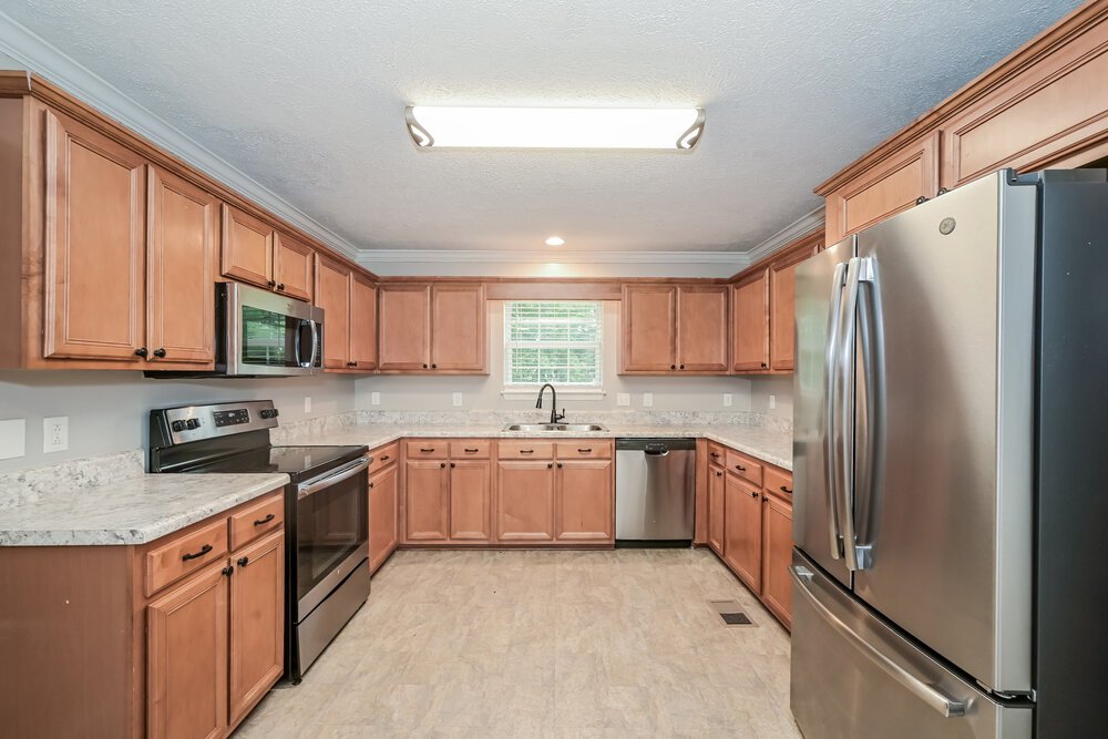 3-Bed Rental on 1703 Jimmy Cv photo 8