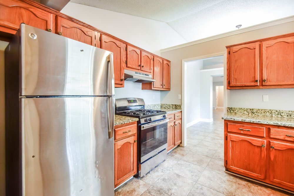 3-Bed Rental on 7711 Iris Cove photo 8