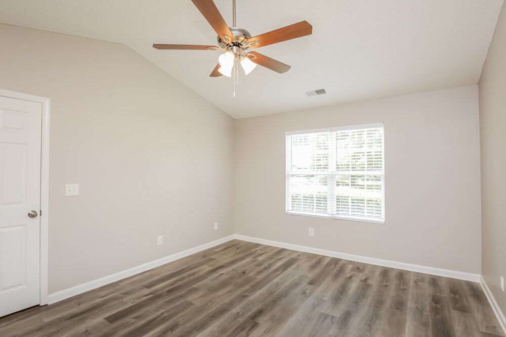 3-Bed Rental on 785 Ashland Park photo 8
