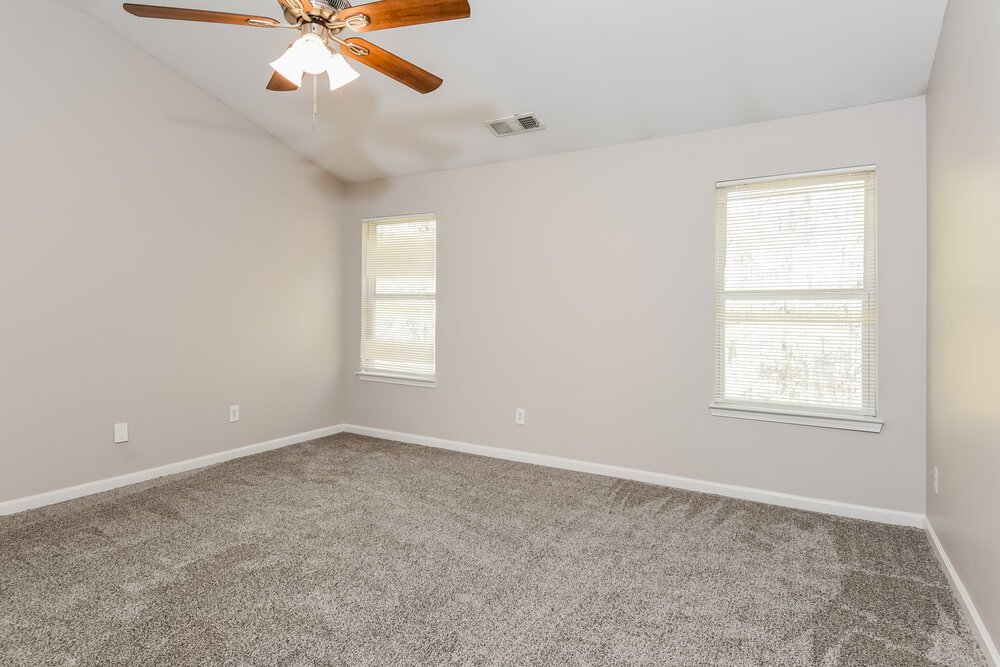 5-Bed Rental on 250 Alamosa Path photo 8