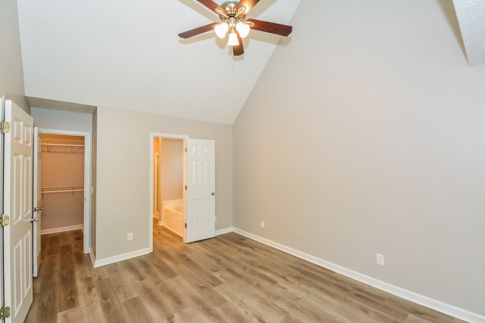 3-Bed Rental on 7660 S Swift photo 8