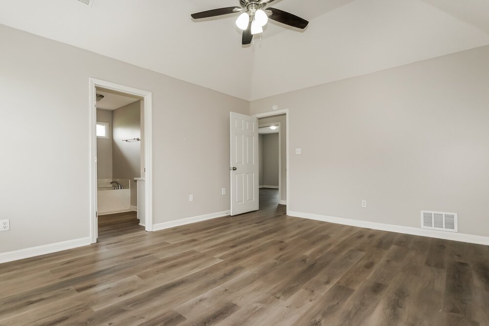3-Bed Rental on 10873 E Ridge photo 8