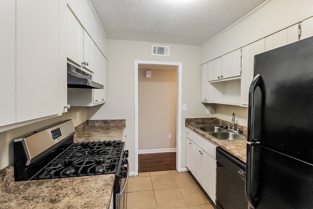 3-Bed Rental on 119 Richard Way photo 8