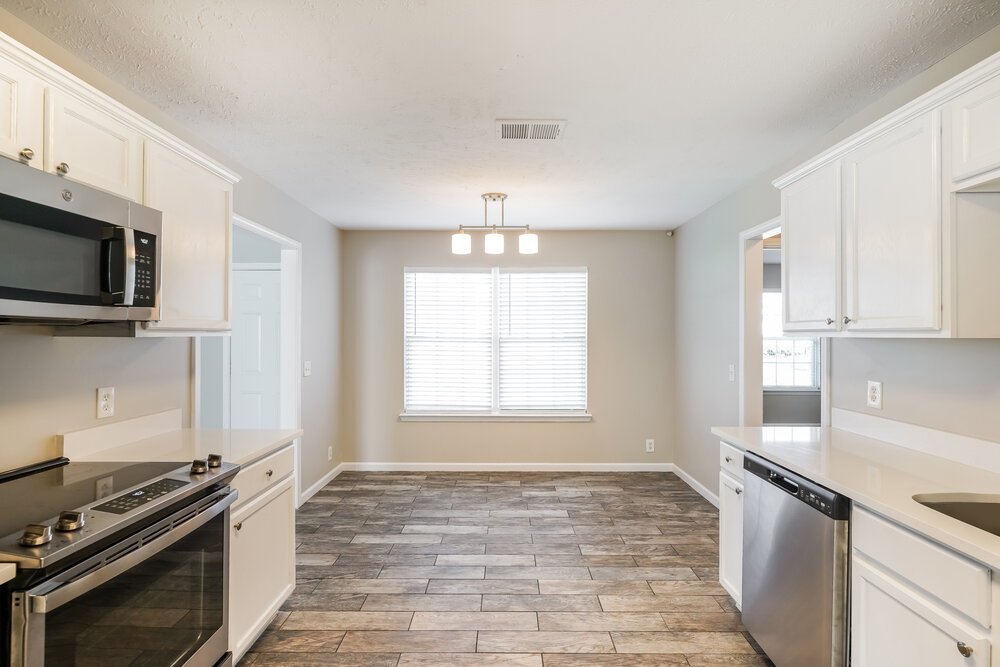 3-Bed Rental on 1312 S Hampton photo 8