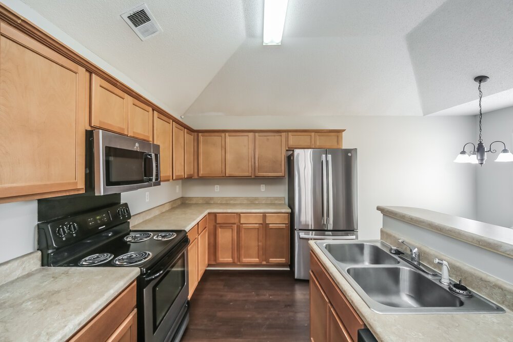 3-Bed Rental on 1719 Brentford Cv photo 8