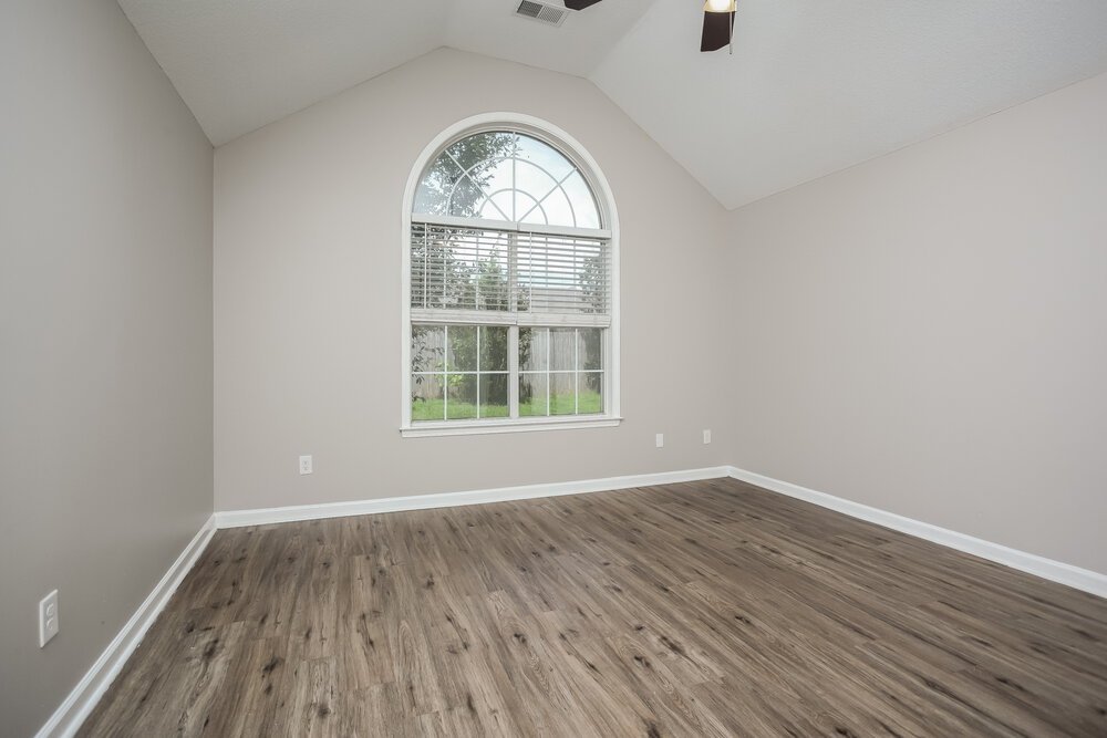 4-Bed Rental on 1531 Carlton Ridge photo 8