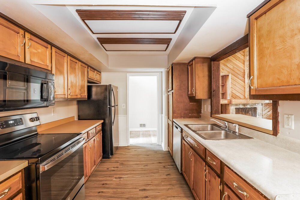 5-Bed Rental on 6651 Windwood Circle photo 8