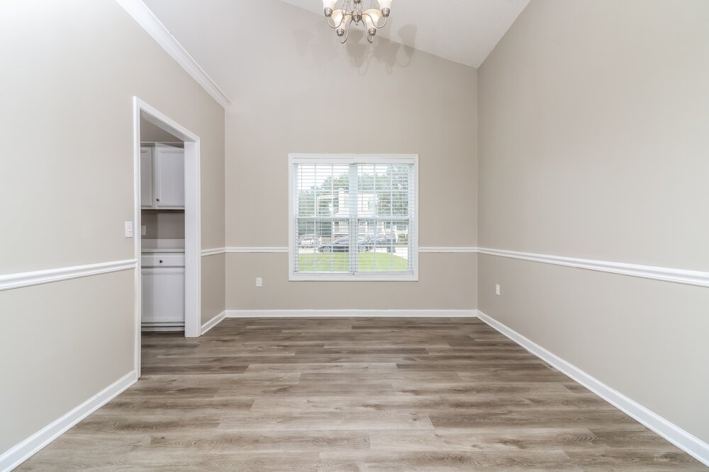 3-Bed Rental on 203 Olde Lexington photo 9