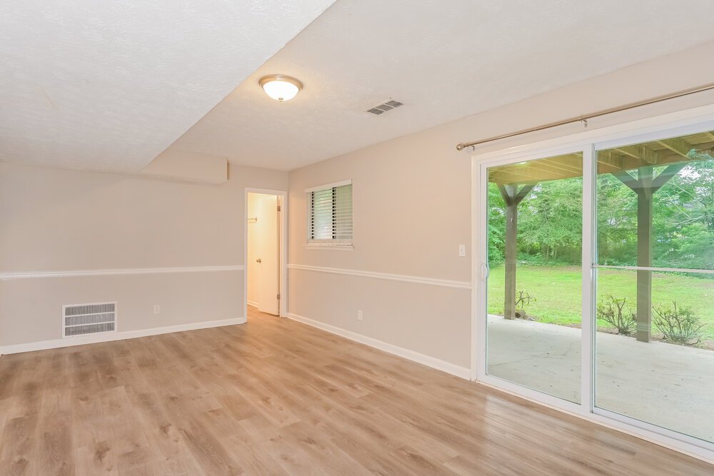 4-Bed Rental on 3824 Princess Ct photo 9