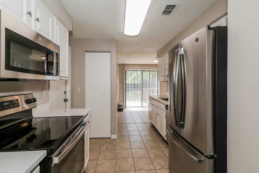 3-Bed Rental on 11159 Wethersfield Ct photo 9
