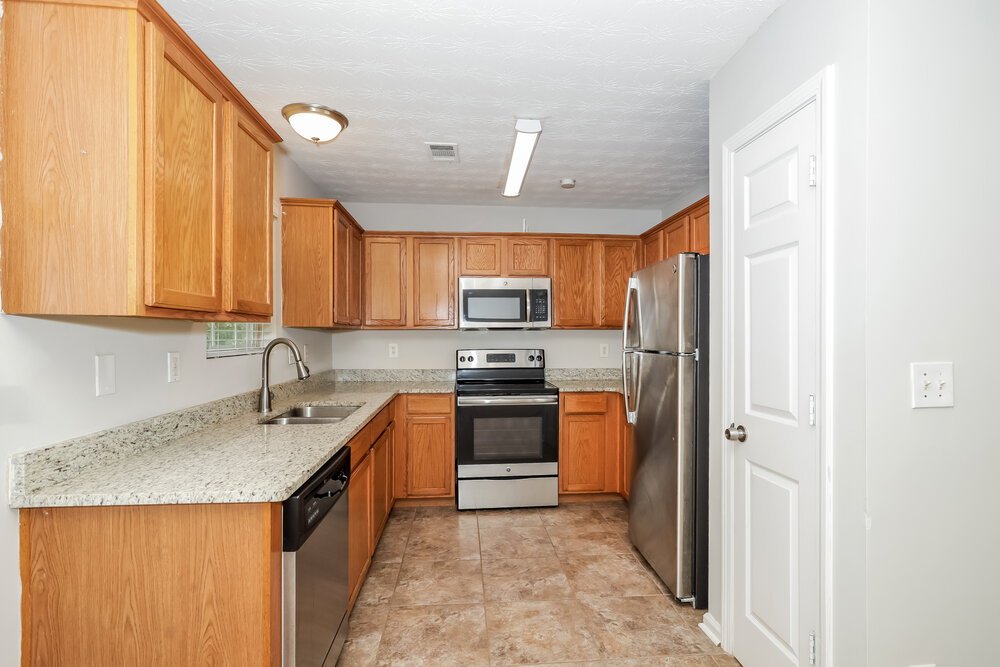 3-Bed Rental on 2059 Oak Terrace photo 9