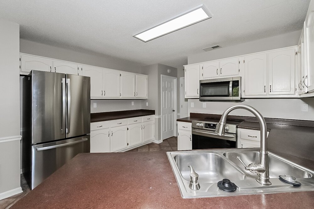 4-Bed Rental on 5759 Michaelson Dr photo 9