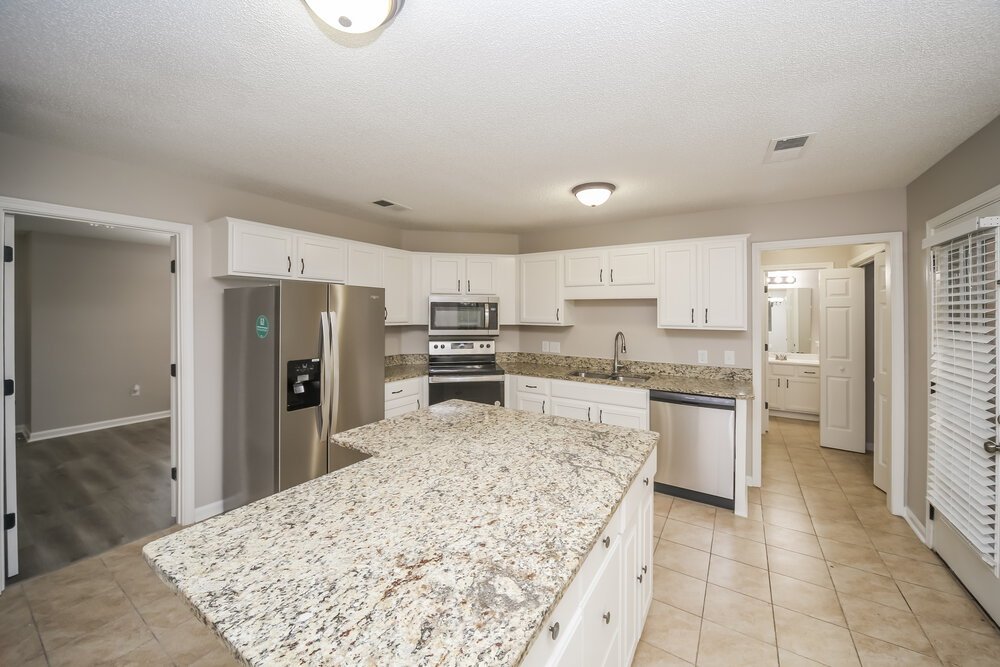 4-Bed Rental on 7228 Hunters Horn photo 9
