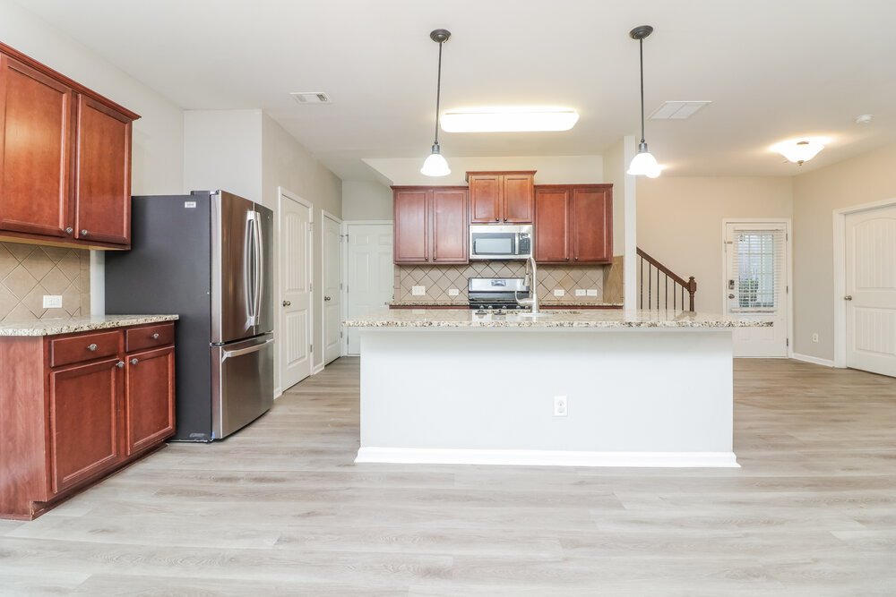4-Bed Rental on 275 Shaw Dr photo 9