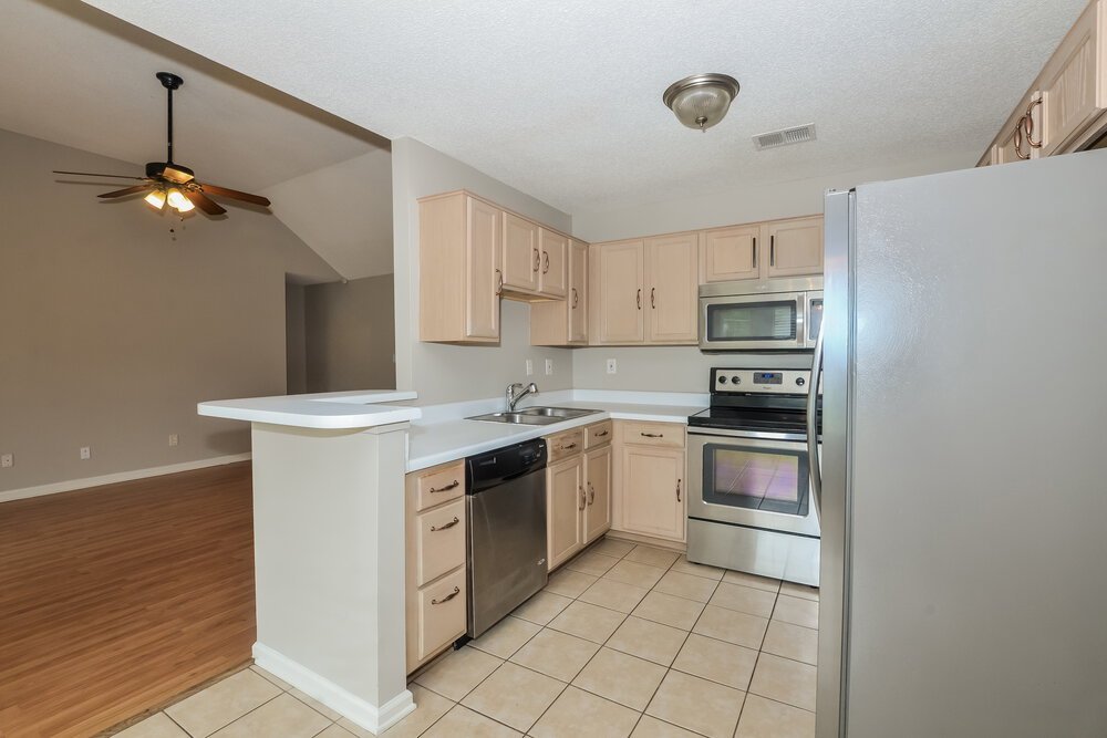 3-Bed Rental on 6967 Naples Dr photo 9