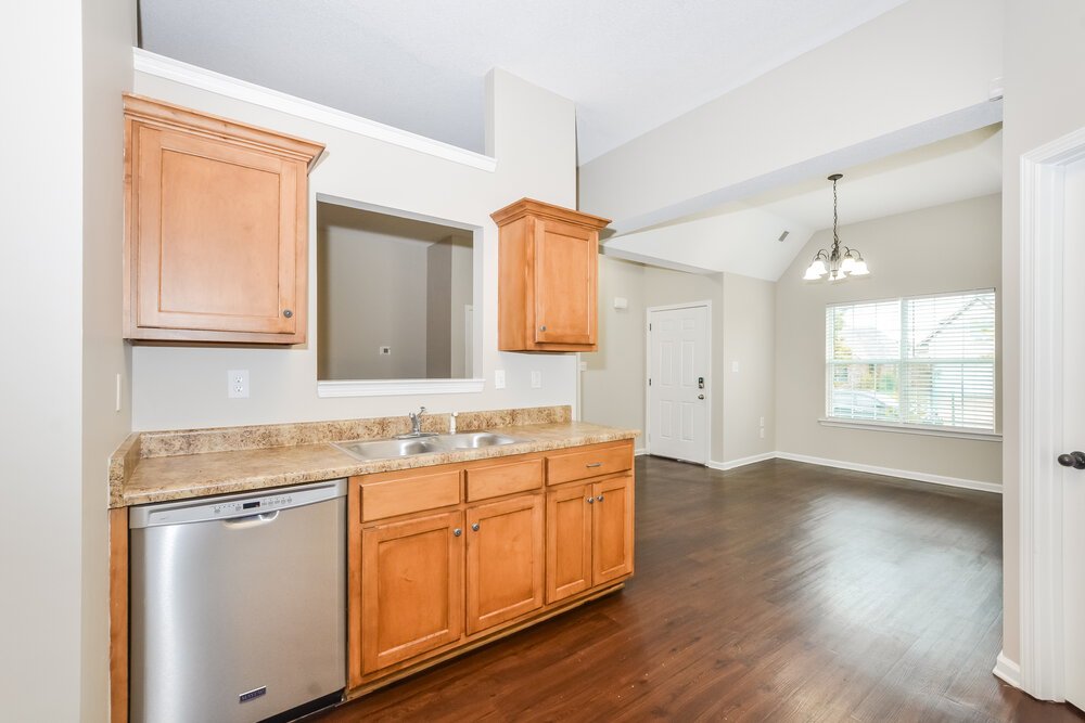 4-Bed Rental on 7916 Ridgedale Dr photo 9