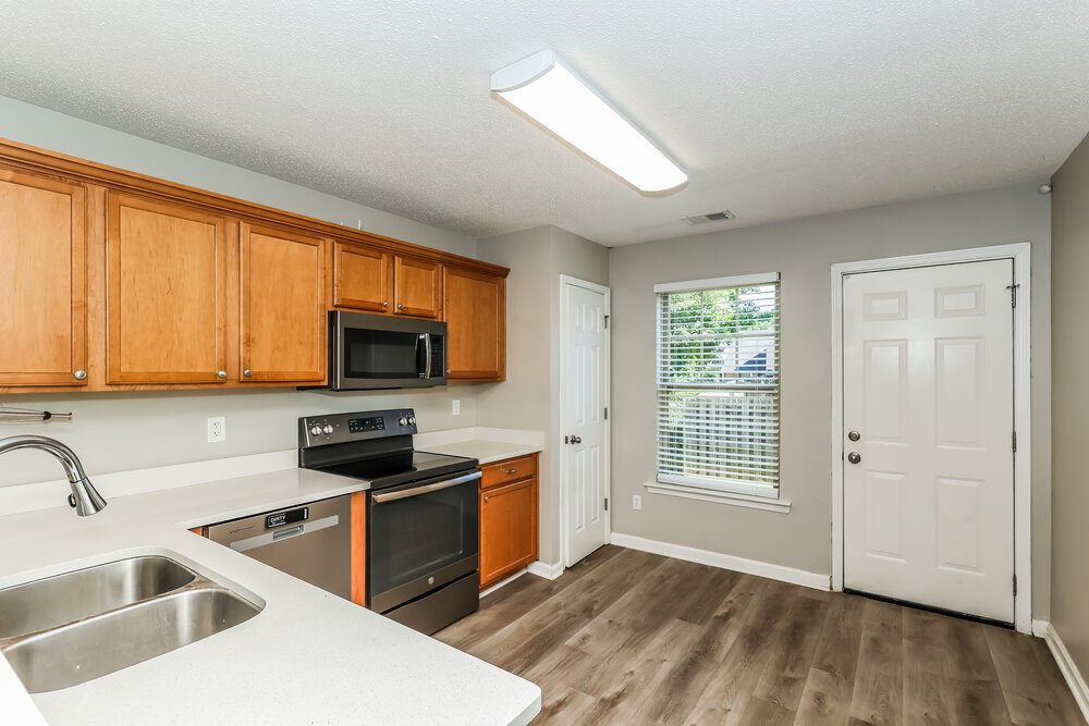 3-Bed Rental on 214 Ben Ln photo 9