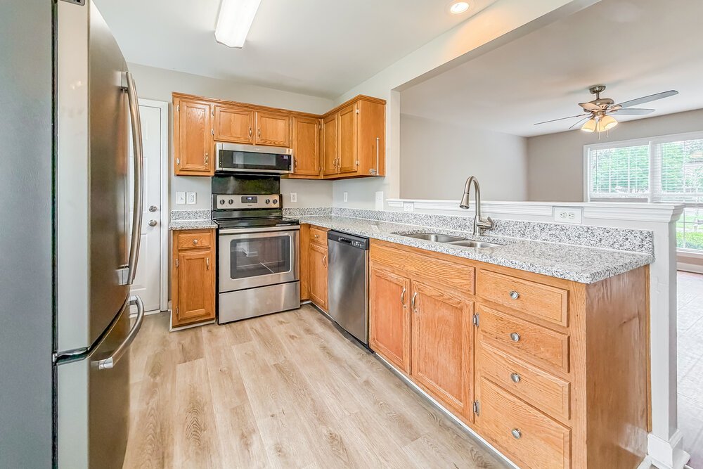 3-Bed Rental on 2853 Sutherland Dr photo 9