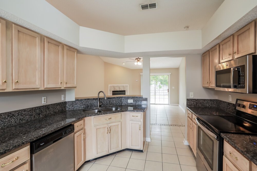 3-Bed Rental on 7835 Longhorn Cir photo 9
