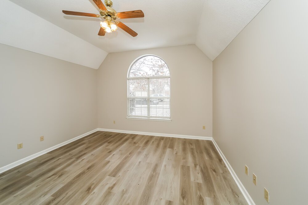 3-Bed Rental on 8243 Cross Point photo 9