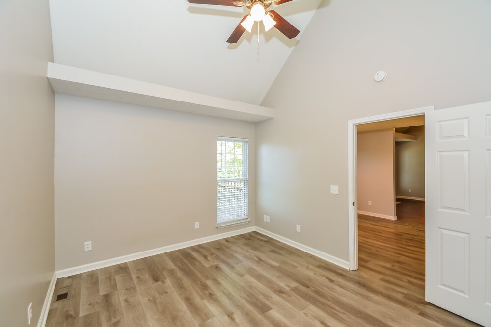 3-Bed Rental on 7660 S Swift photo 9