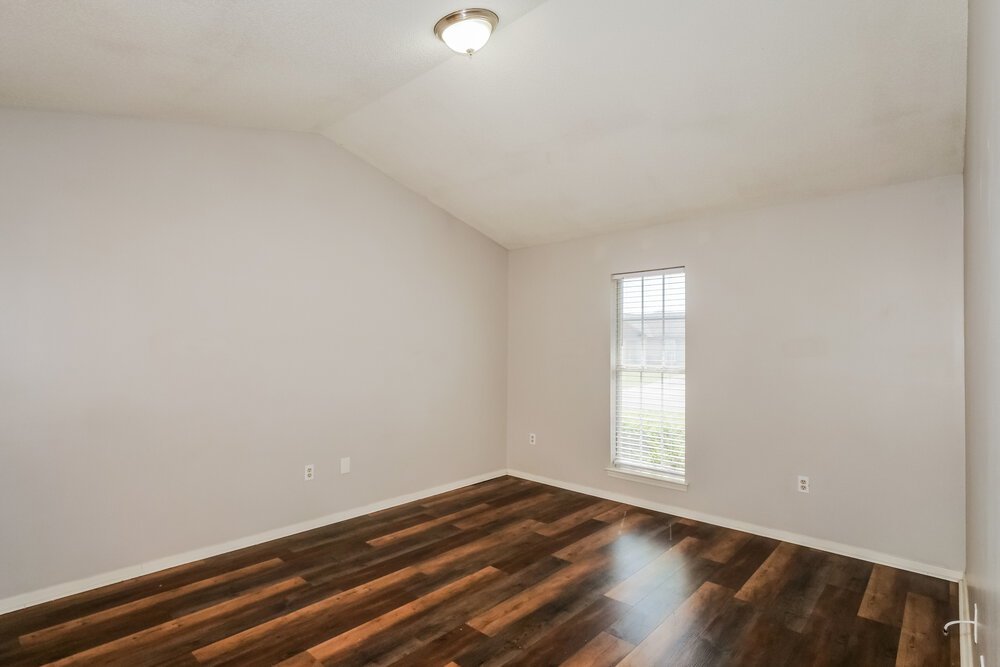 3-Bed Rental on 10326 Curtis Drive photo 9
