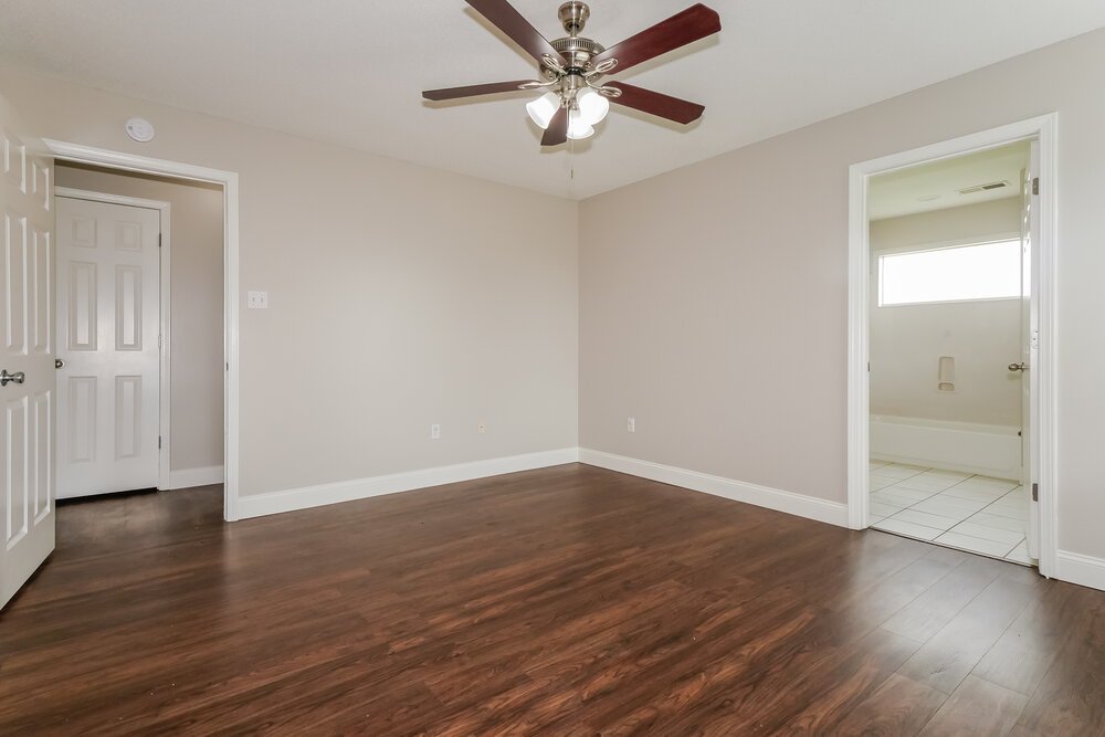 4-Bed Rental on 145 Penny Ln photo 9