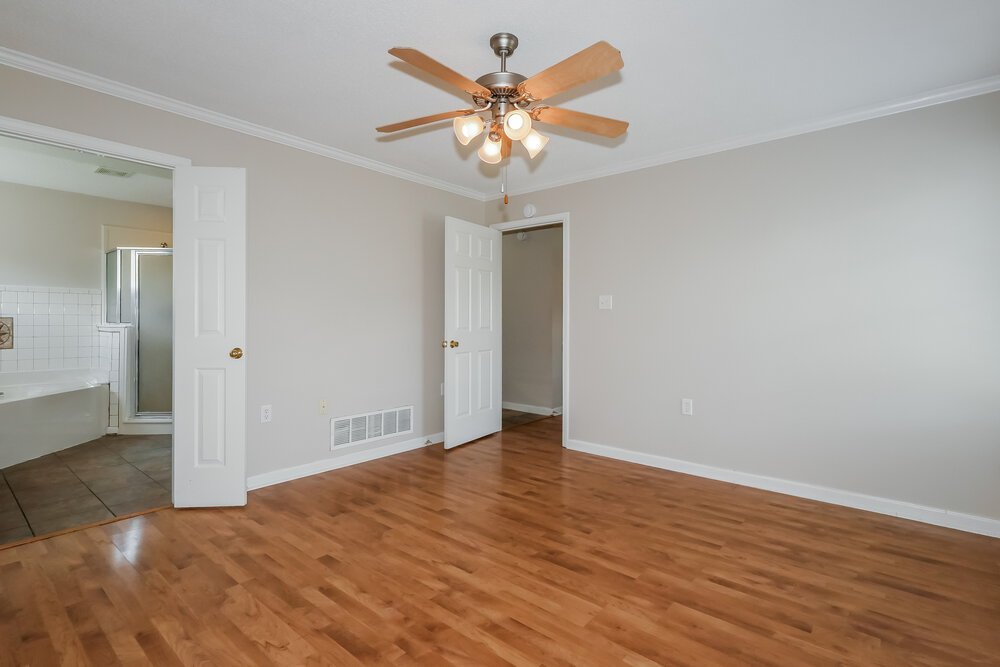 4-Bed Rental on 6076 Armistead St photo 9