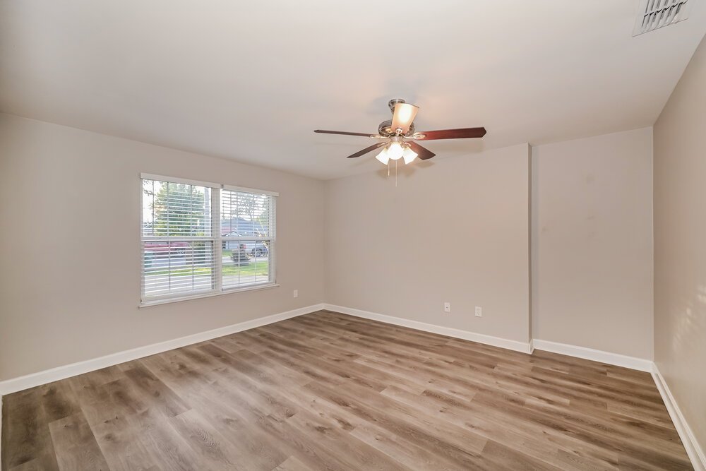 3-Bed Rental on 407 Cindi Ct photo 9