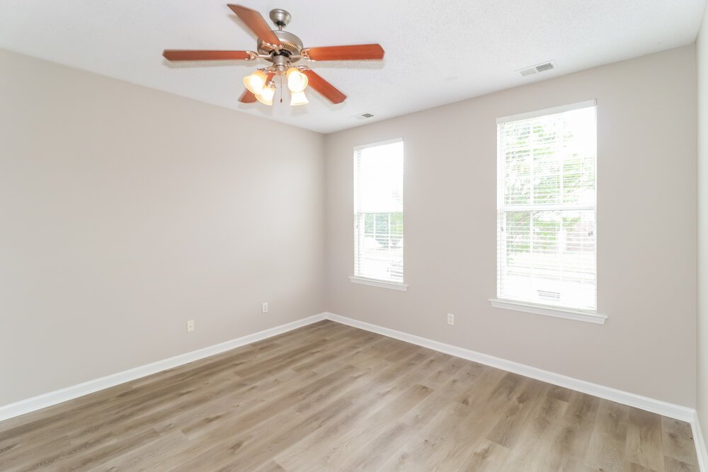 4-Bed Rental on 1262 Carlton Ridge photo 9