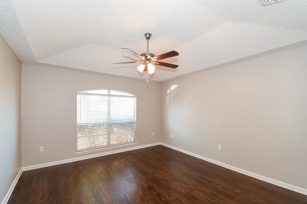 4-Bed Rental on 2653 Fernleaf Dr photo 9