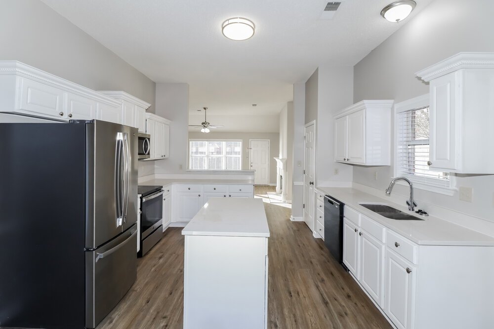 3-Bed Rental on 1655 Torrington Dr photo 9