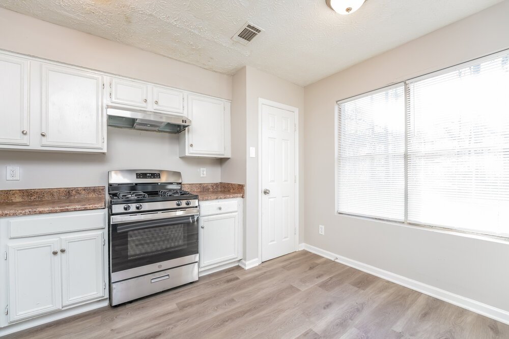 4-Bed Rental on 4955 Windsor Downs photo 9