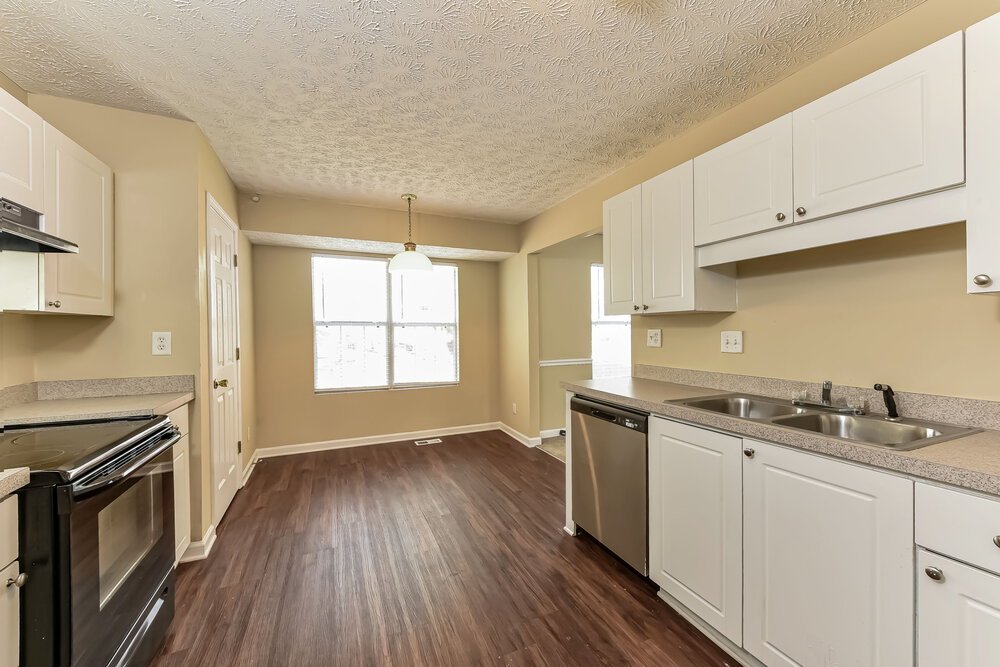 4-Bed Rental on 735 Bridgewood Ct photo 9