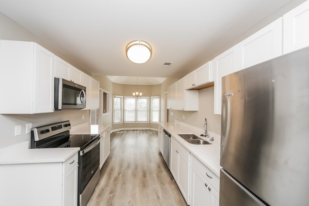 5-Bed Rental on 9347 Helmsley Dr photo 9