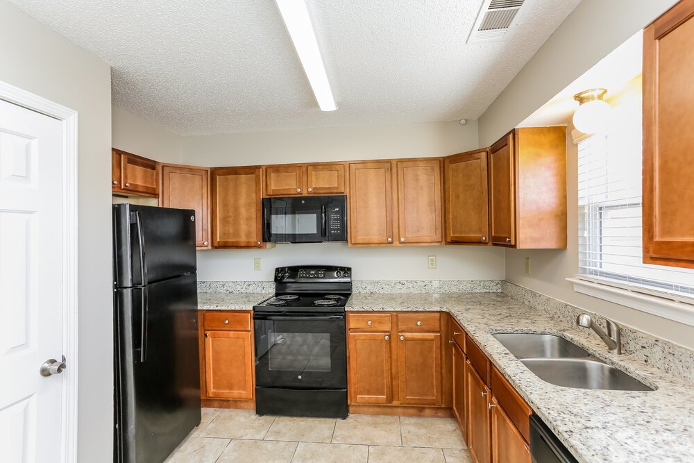3-Bed Rental on 5305 N Oak photo 9