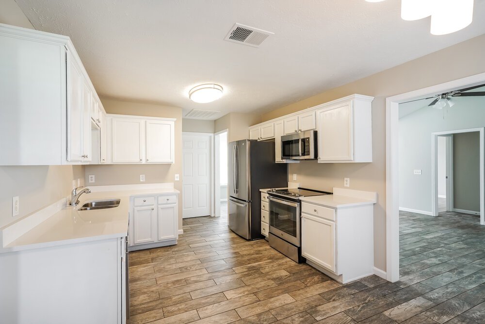 3-Bed Rental on 1312 S Hampton photo 9